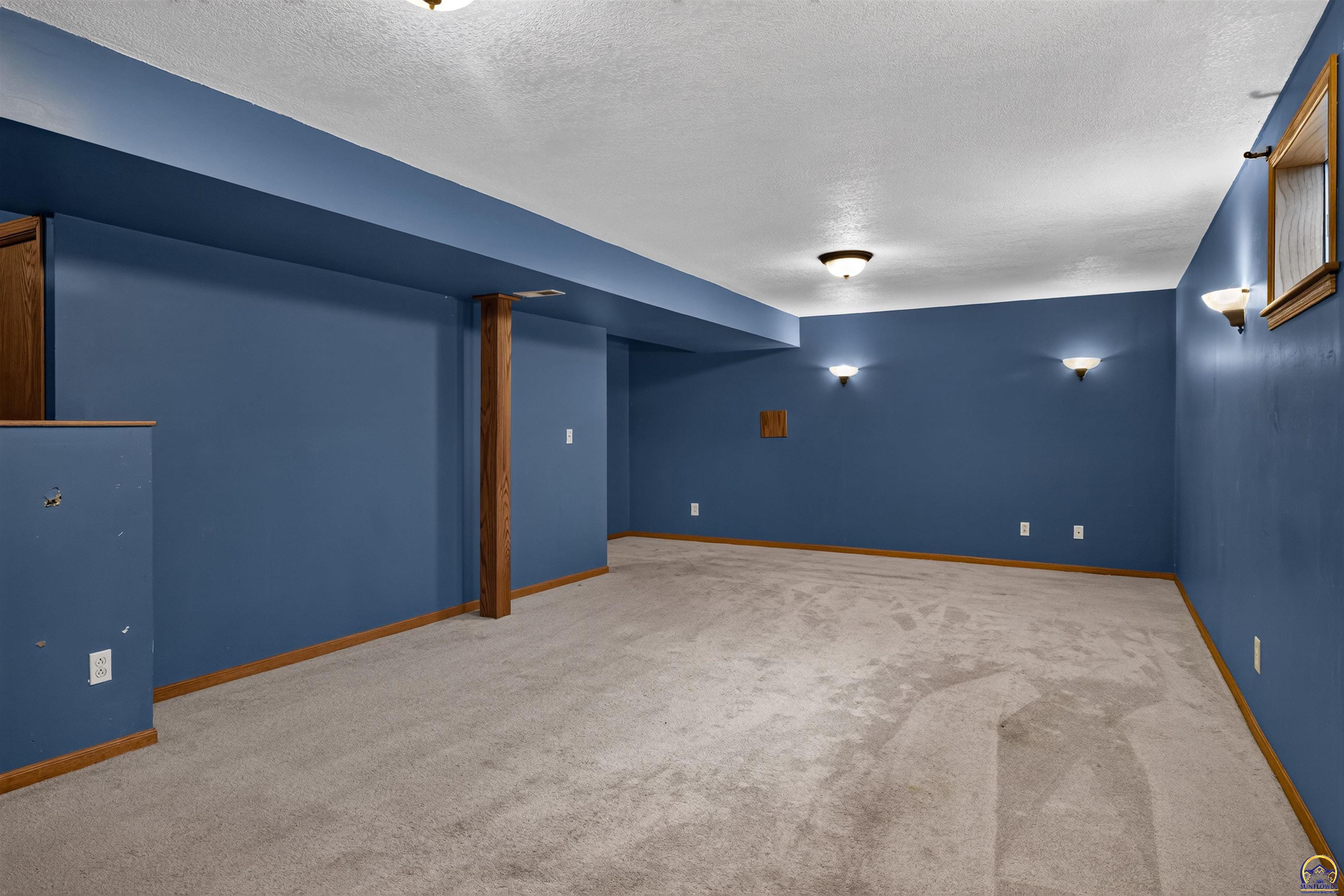 3909 Southwest 40th Street Topeka, KS 66610 - Photo 17 of 32