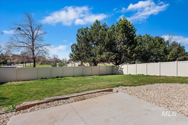 $529,000 | 777 South Flintstone Avenue, Meridian, ID 83642