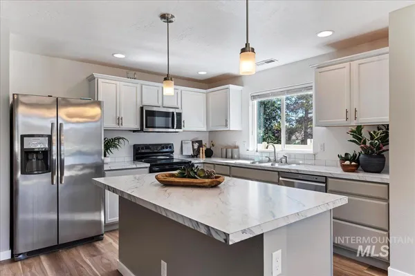 $529,000 | 777 South Flintstone Avenue, Meridian, ID 83642