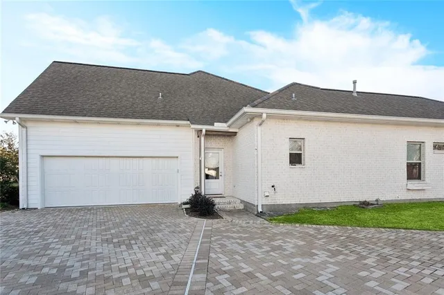 $990,000 | 201 Rue Chantilly, Covington, LA 70433