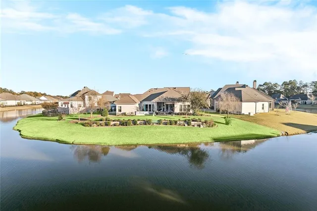 $980,000 | 201 Rue Chantilly, Covington, LA 70433