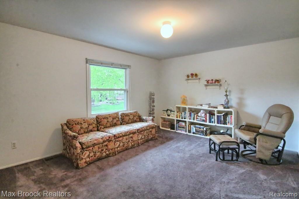 30030 High Valley Road Farmington Hills, MI 48331 - Photo 21 of 28