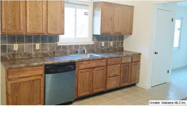 1065 Sunhill Road Northwest Birmingham, AL 35215 - Photo 5 of 17