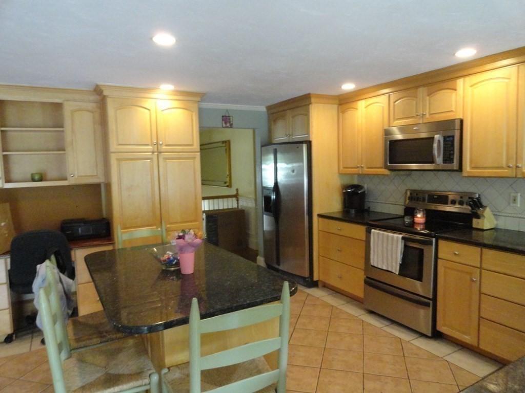 11 Rosenfeld Road Millis, MA 02054 - Photo 6 of 37 Gallery Image 6