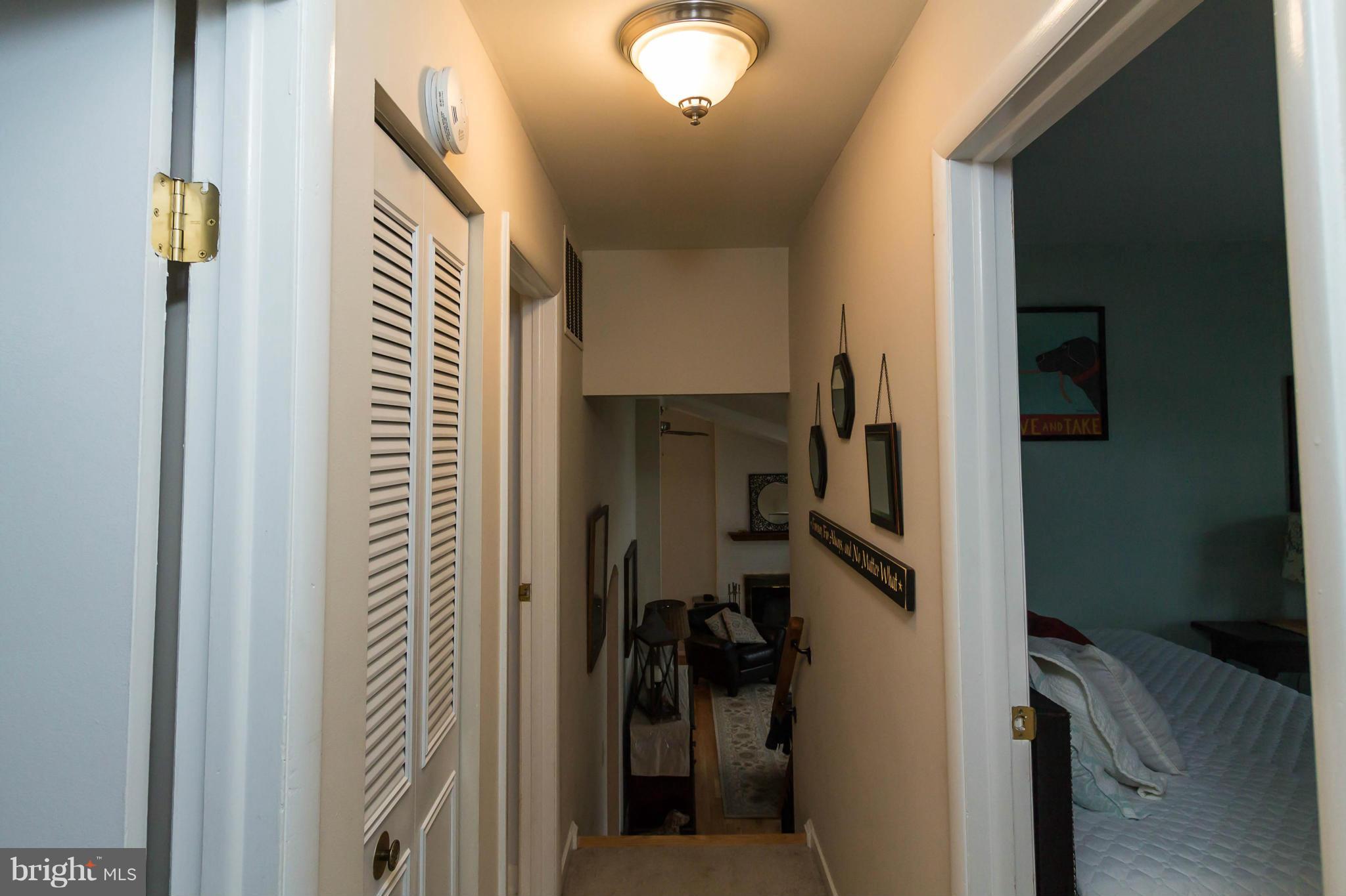 11565 Embers Court Reston, VA 20191 - Photo 10 of 25 Interior (General)