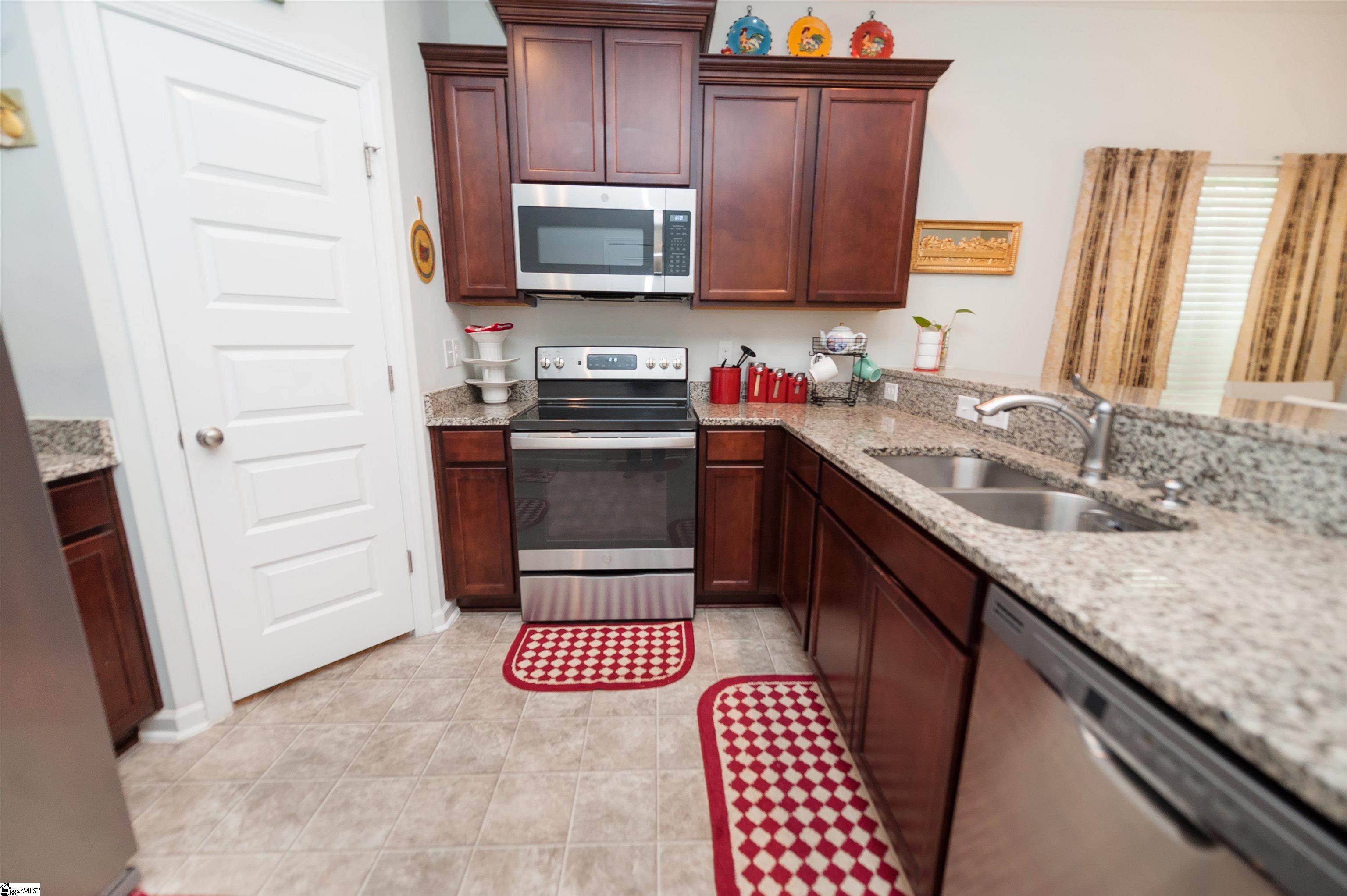 182 Eventine Way Boiling Springs, SC 29316 - Photo 10 of 33 Gallery Image 10