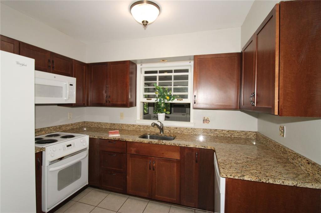 68 La Rue Place Northwest Atlanta, GA 30327 - Photo 16 of 72