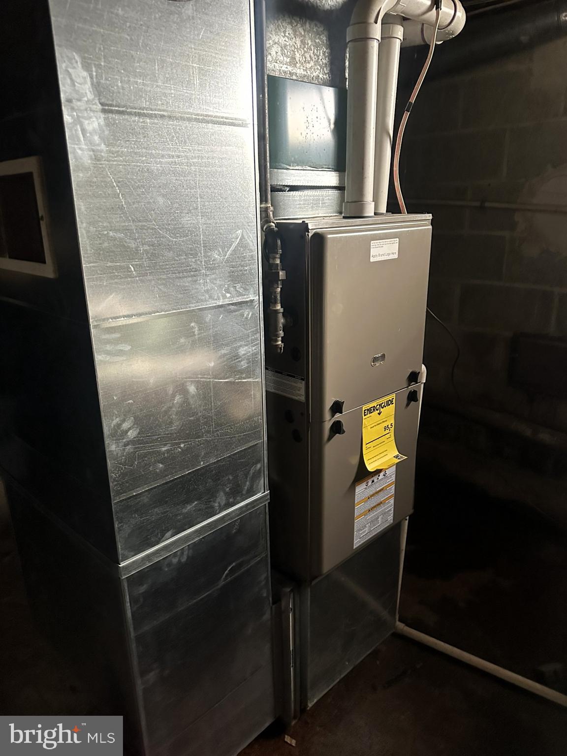 919 York Street Hanover, PA 17331 - Photo 24 of 24 a bathroom with a mirror