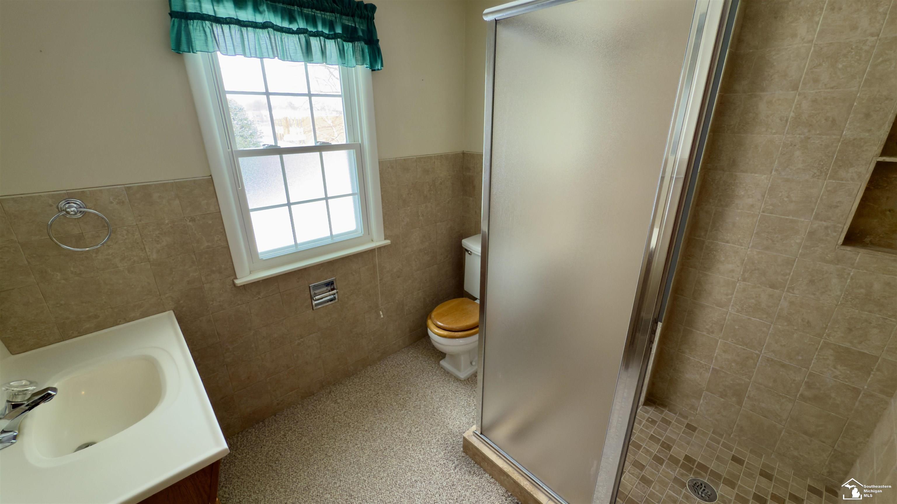 1624 North Custer Road Monroe, MI 48162 - Photo 33 of 56 50164666-21d916c4-f647-4003-bae7-fb22a073a39a.JPG