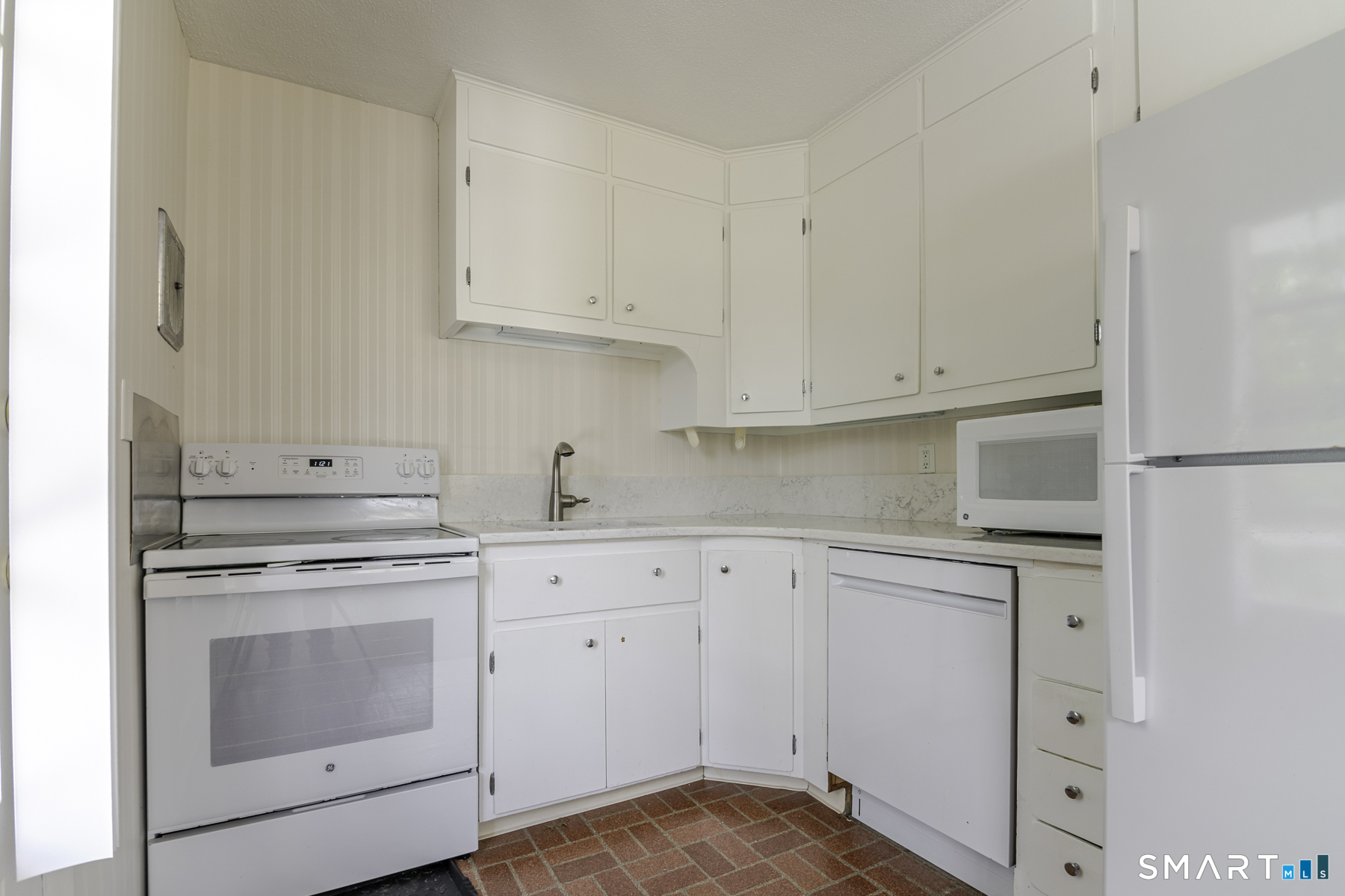 101 Old Norwich Road Waterford, CT 06375 - Photo 36 of 40