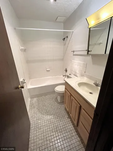 $965 | 417 South Wasson Lane, Unit G2, River Falls, WI 54022