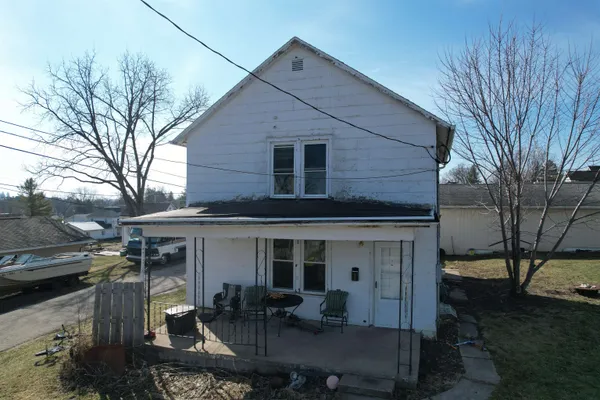 $95,000 | 321 East Cherry Street, Lancaster, WI 53813