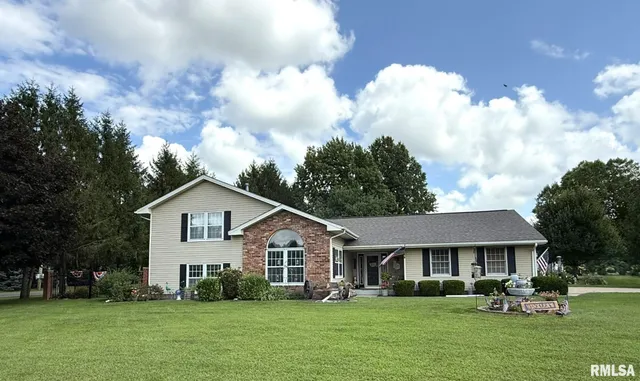 $300,000 | 3175 Buckingham Road, Galesburg, IL 61401