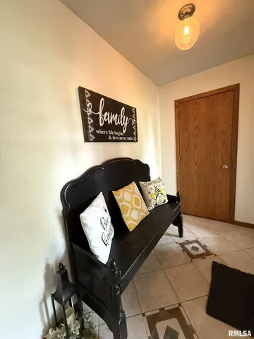 $300,000 | 3175 Buckingham Road, Galesburg, IL 61401