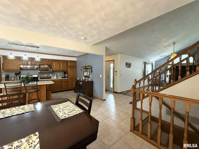 $300,000 | 3175 Buckingham Road, Galesburg, IL 61401