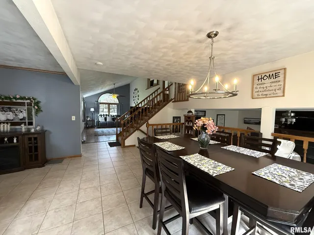 $290,000 | 3175 Buckingham Road, Galesburg, IL 61401