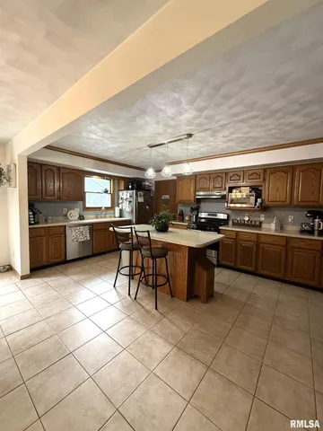 $300,000 | 3175 Buckingham Road, Galesburg, IL 61401