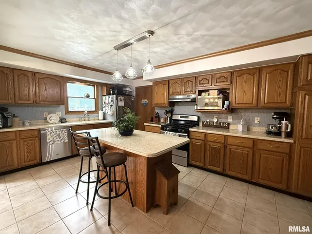 $300,000 | 3175 Buckingham Road, Galesburg, IL 61401