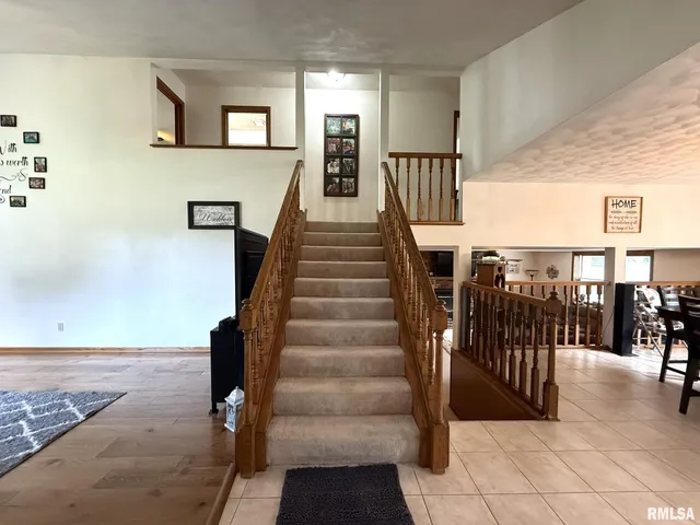 $300,000 | 3175 Buckingham Road, Galesburg, IL 61401