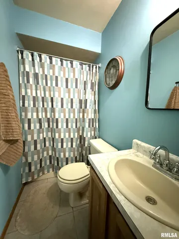 $300,000 | 3175 Buckingham Road, Galesburg, IL 61401