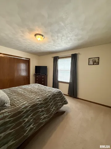 $300,000 | 3175 Buckingham Road, Galesburg, IL 61401