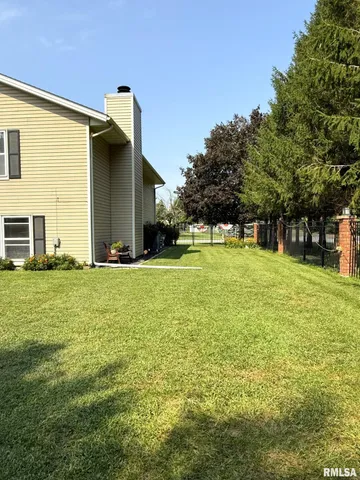 $300,000 | 3175 Buckingham Road, Galesburg, IL 61401