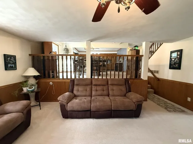 $300,000 | 3175 Buckingham Road, Galesburg, IL 61401