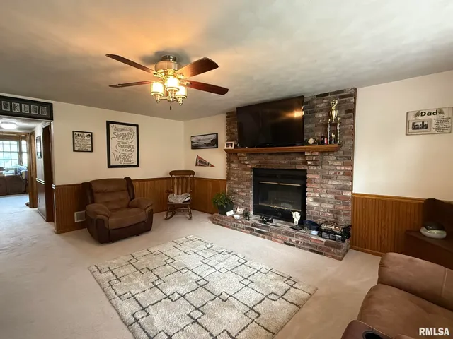 $300,000 | 3175 Buckingham Road, Galesburg, IL 61401