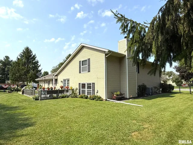 $290,000 | 3175 Buckingham Road, Galesburg, IL 61401