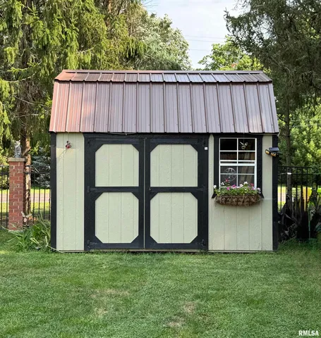 $300,000 | 3175 Buckingham Road, Galesburg, IL 61401