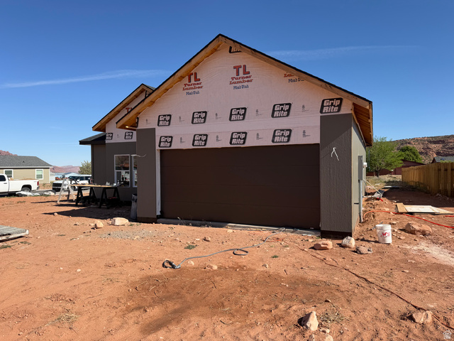 27 Lidia Circle Moab, UT 84532 - Photo 3 of 5 Two car garage