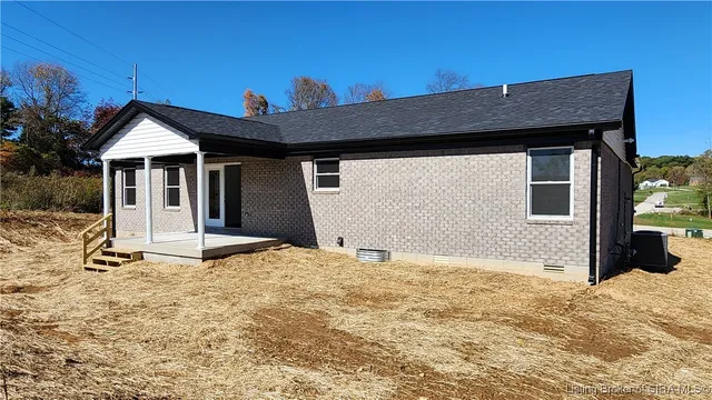 $348,500 | 118 Hunter Trace, Salem, IN 47167