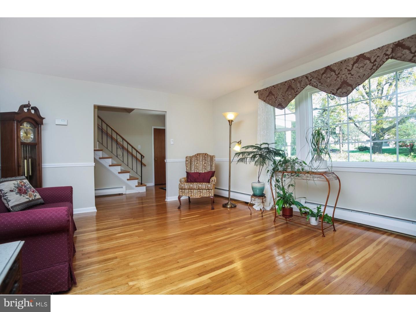 155 Ruth Road Harleysville, PA 19438 - Photo 7 of 25 Living Room