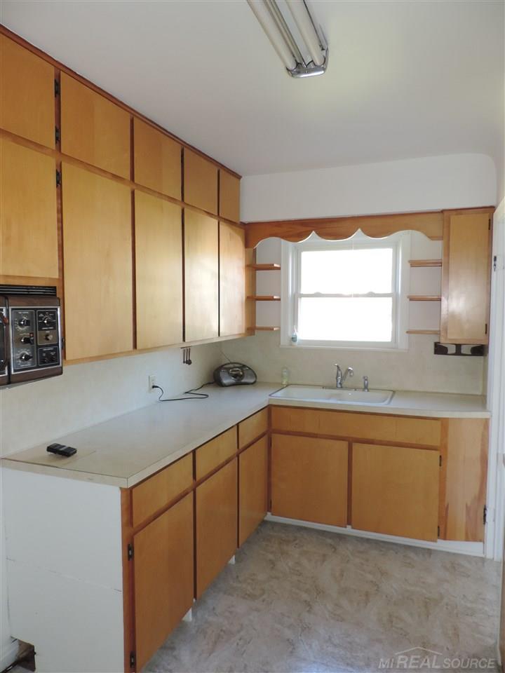 35746 Utica Road Clinton Township, MI 48035 - Photo 4 of 22
