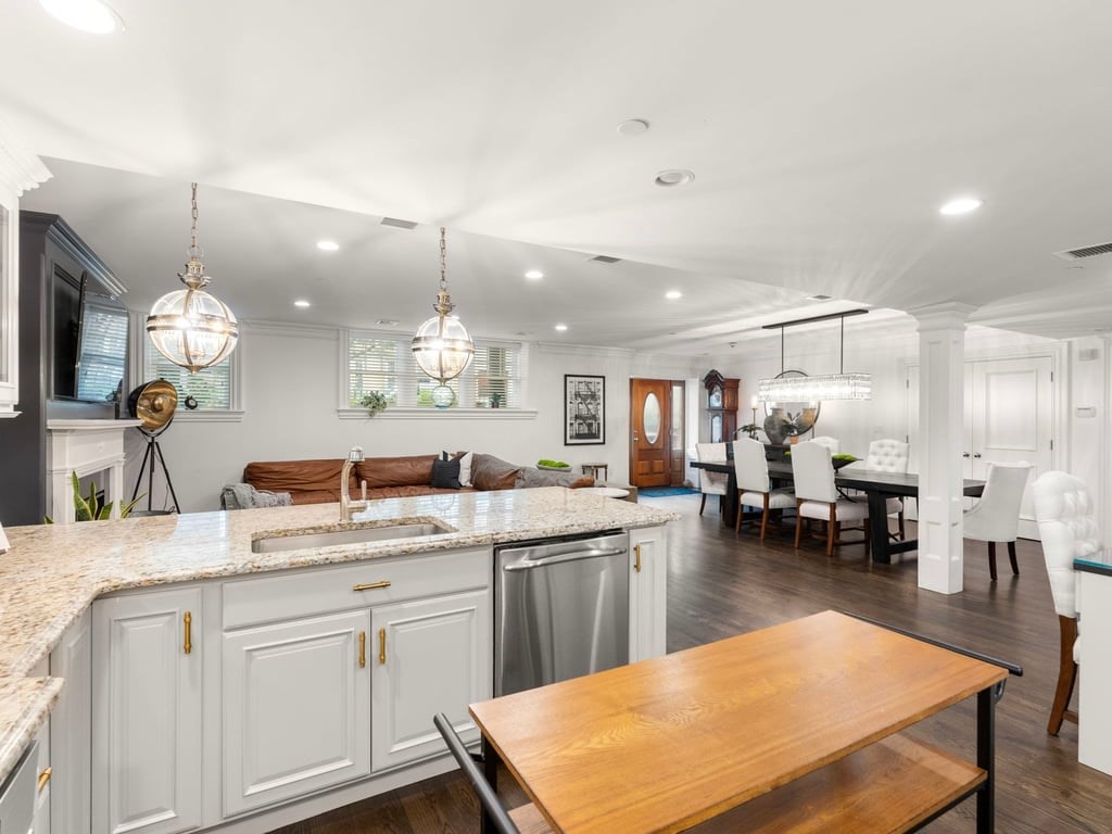 115 Sewall Avenue, Unit 1 Brookline, MA 02446 - Photo 12 of 28