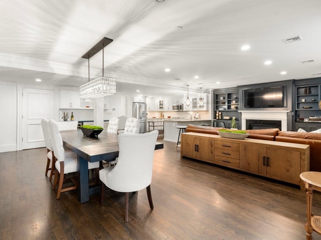 115 Sewall Avenue, Unit 1 Brookline, MA 02446 - Photo 3 of 28