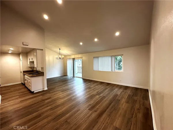 $3,050 | 18225 Kingsdale Avenue, Unit 212, Redondo Beach, CA 90278