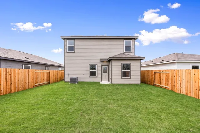 $333,900 | 18416 Stellers Sea Street, Elgin, TX 78621