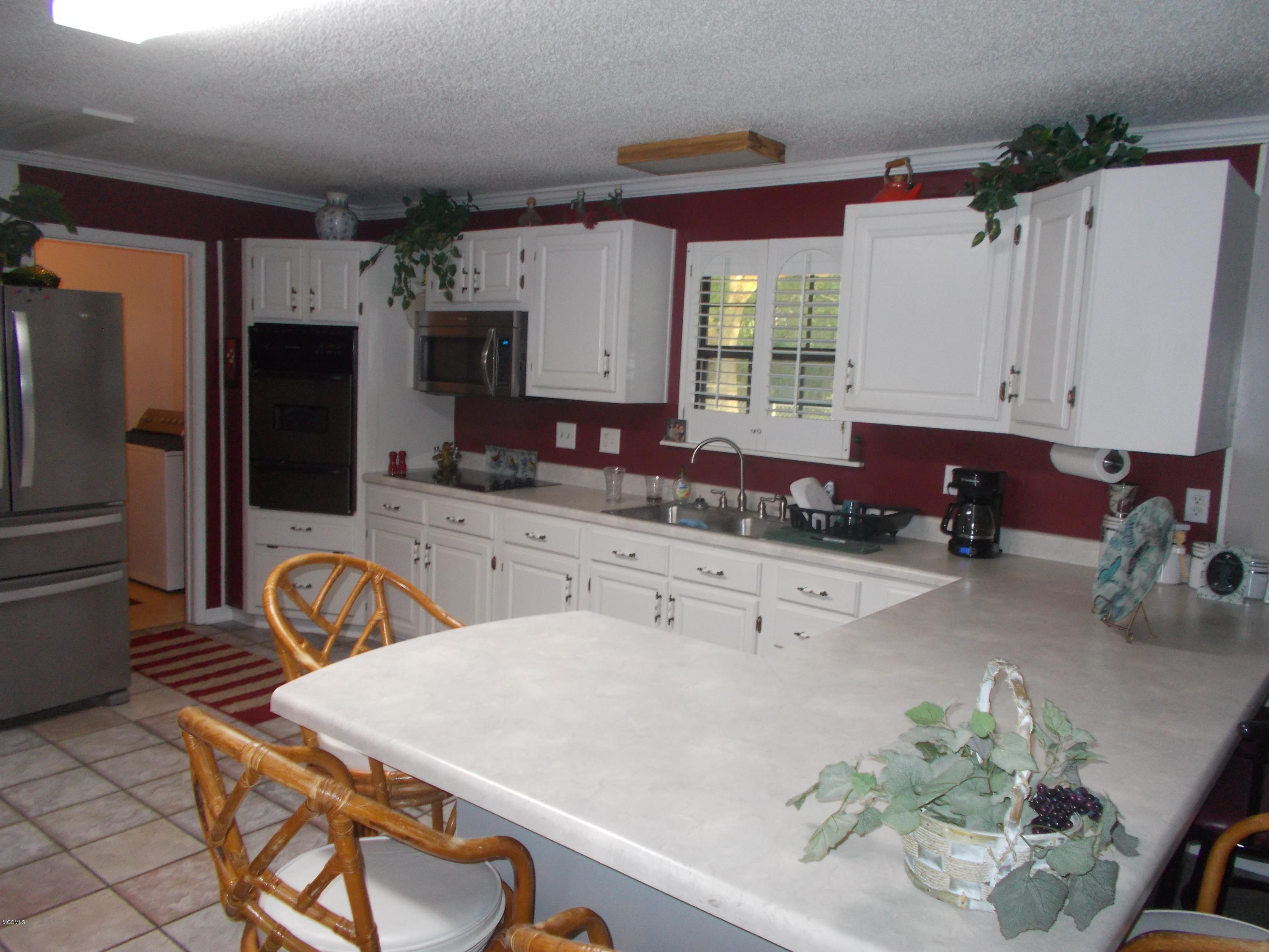 15301 Big Ridge Road Biloxi, MS 39532 - Photo 12 of 20 Kitchen