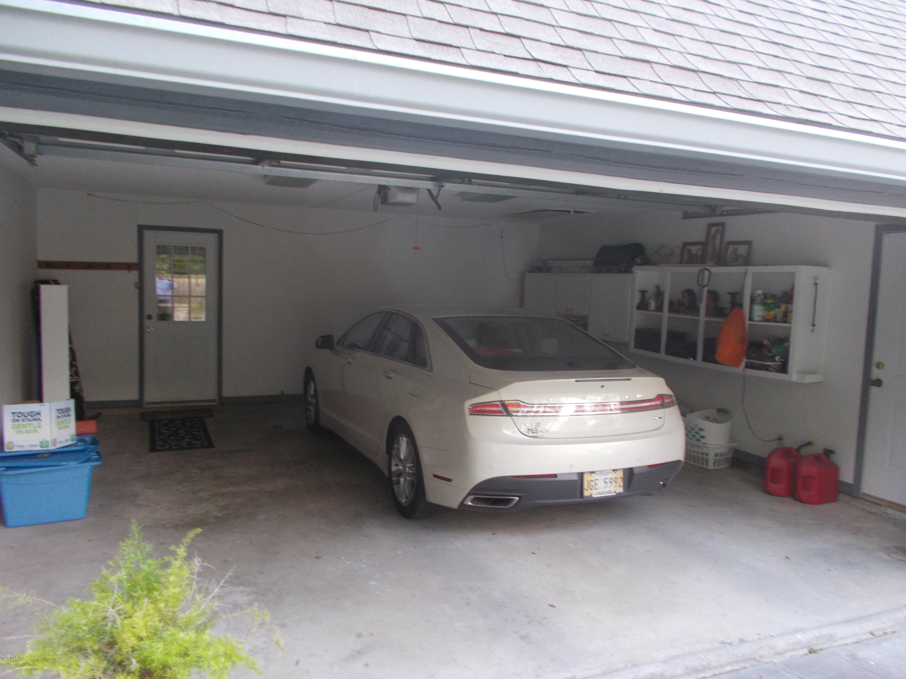 15301 Big Ridge Road Biloxi, MS 39532 - Photo 5 of 20 Attached 2 Car Garage