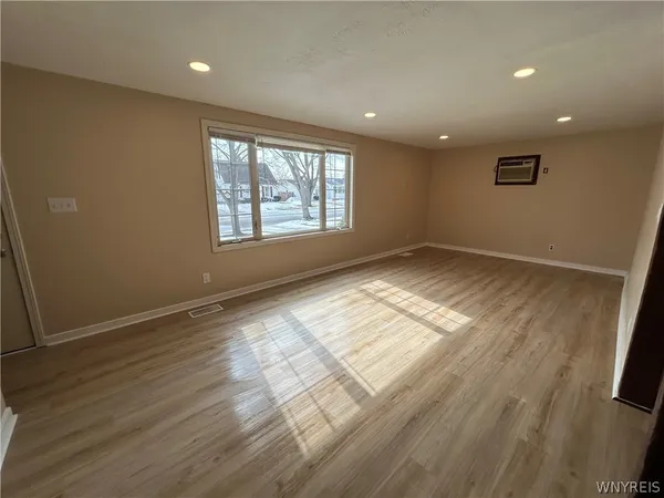 $1,975 | 128 Bannard Avenue, Tonawanda, NY 14150