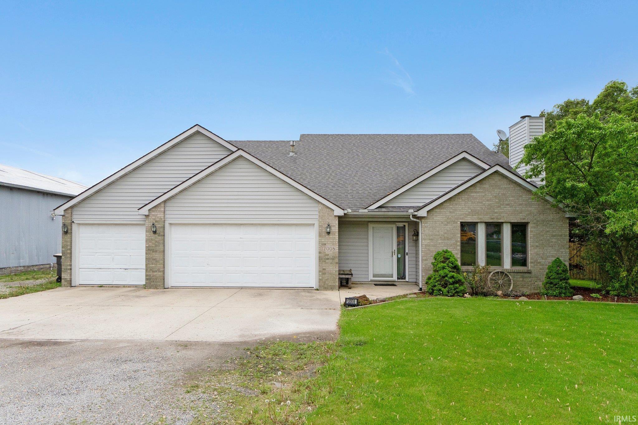 12008 Coldwater Road Fort Wayne, IN 46845 - Photo 2 of 36