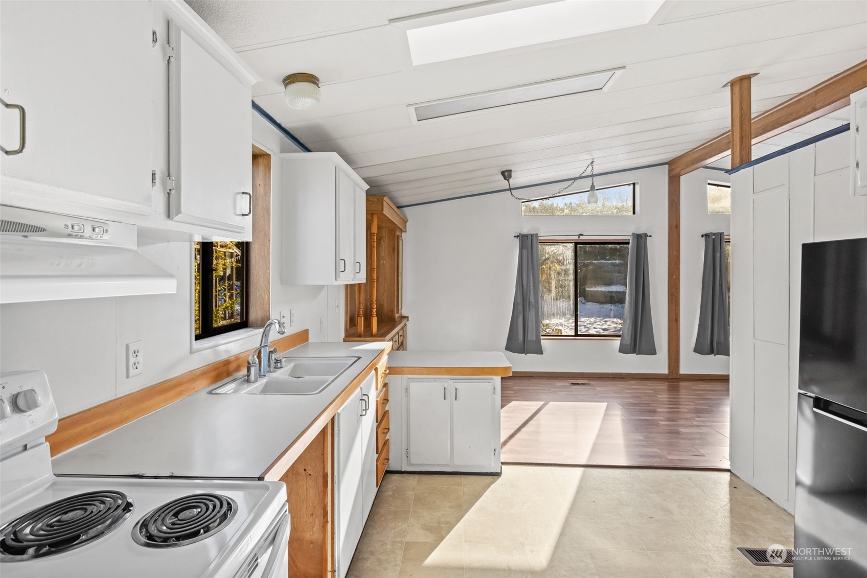 144 Marsden Road Port Angeles, WA 98362 - Photo 9 of 23 Gallery Image 9