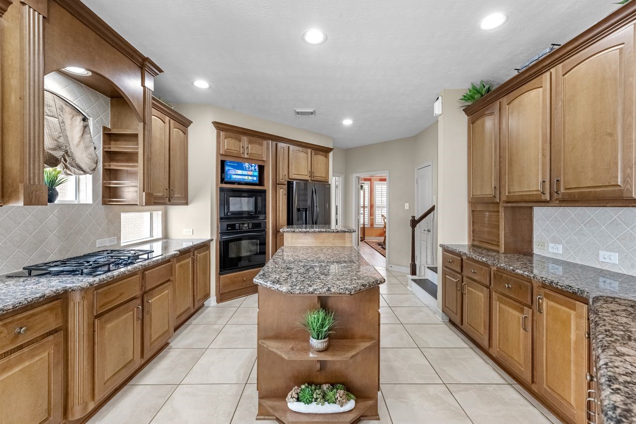 17614 Fragrant Rose Court Cypress, TX 77429 - Photo 10 of 40