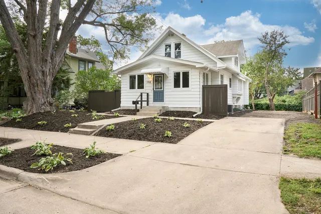 $4,000 | 1708 Southeast Brook Avenue, Minneapolis, MN 55414