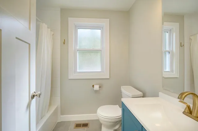 $4,000 | 1708 Southeast Brook Avenue, Minneapolis, MN 55414