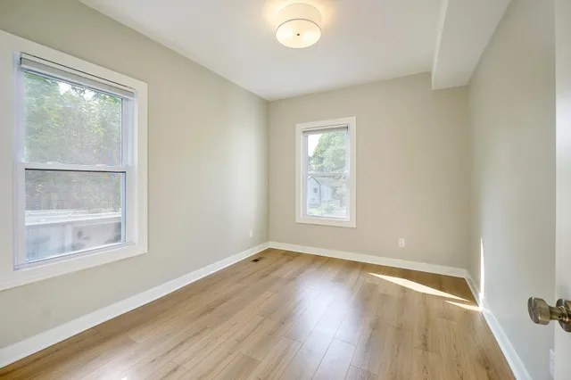 $4,000 | 1708 Southeast Brook Avenue, Minneapolis, MN 55414