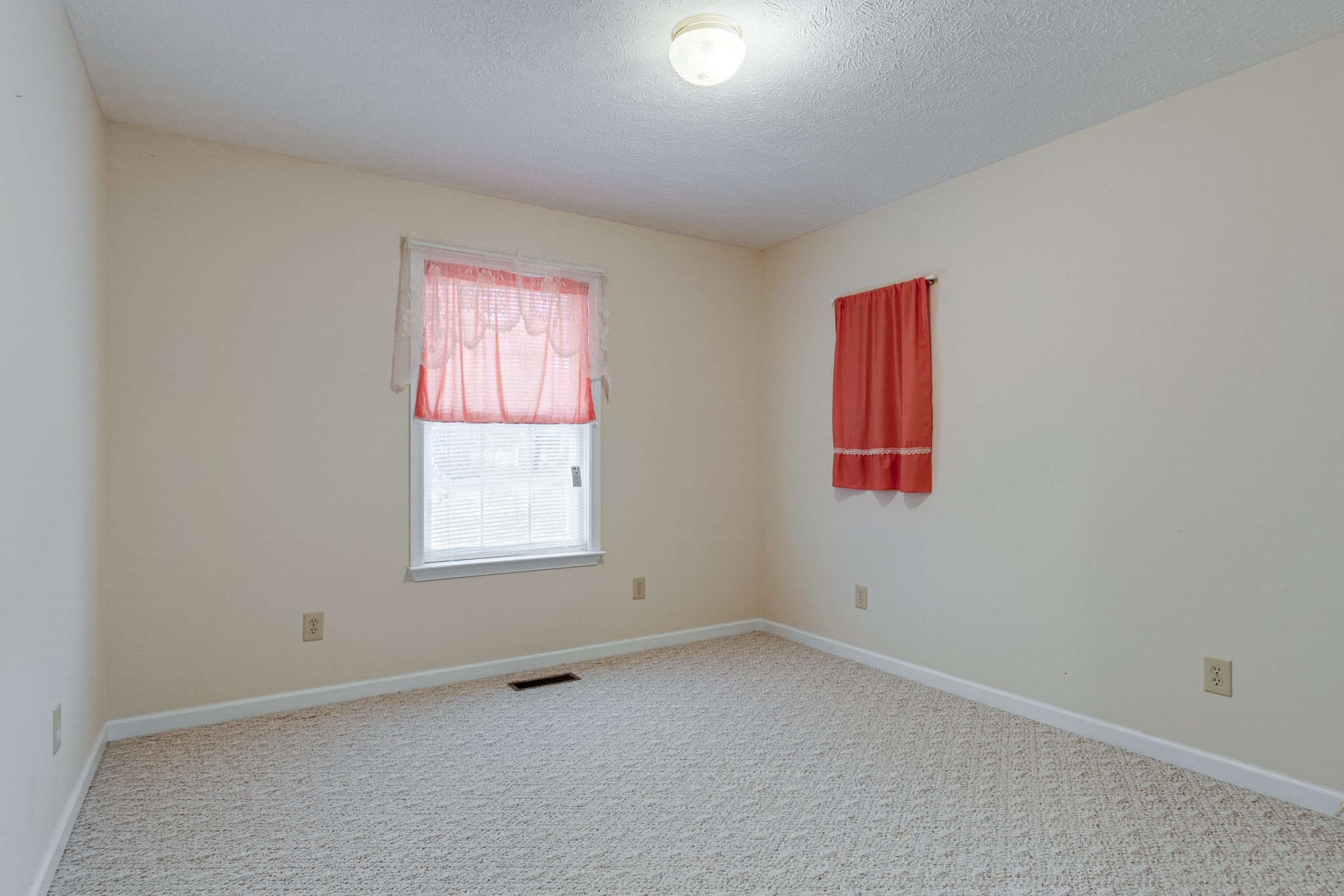 188 Zachary Road Lebanon, TN 37090 - Photo 17 of 29 an empty room with a window