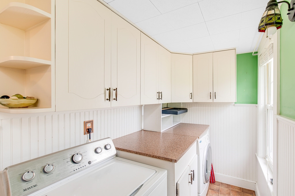19 Ocean Avenue Rowley, MA 01969 - Photo 7 of 32