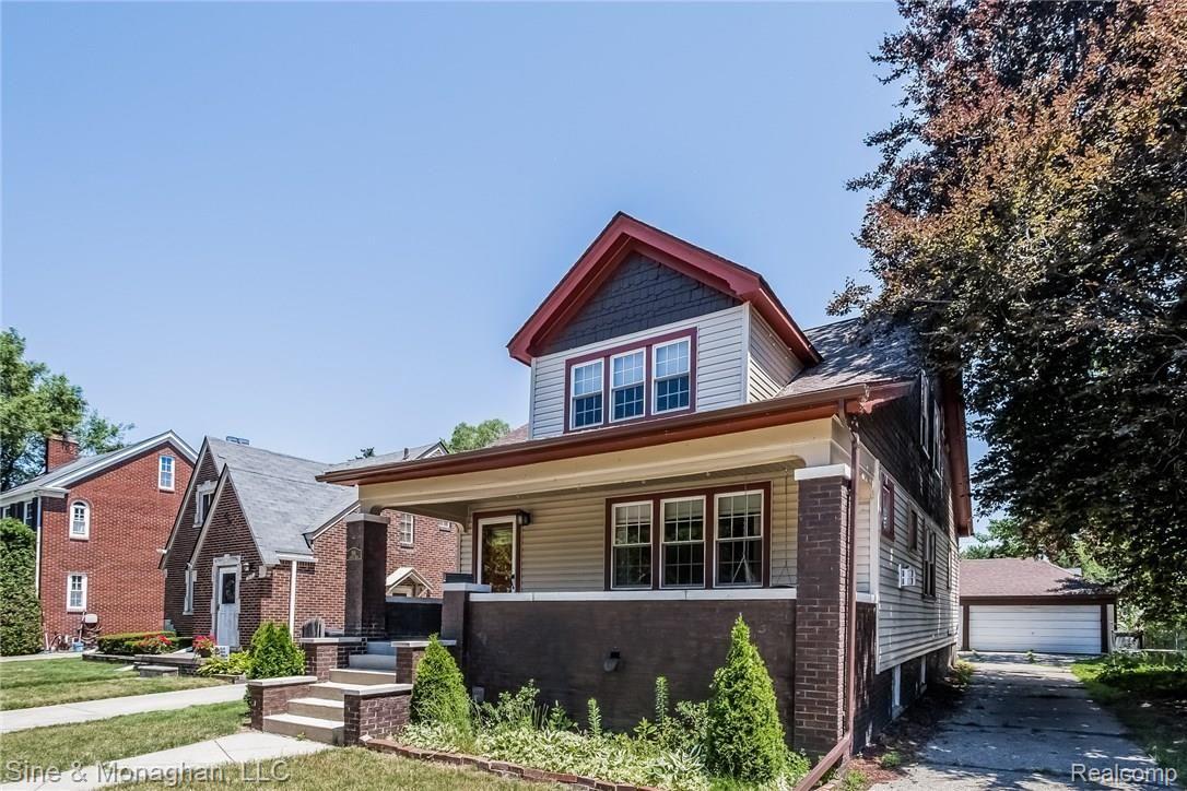 916 Rivard Boulevard Grosse Pointe, MI 48230 - Photo 2 of 73 002-Front_View-2930094-medium.jpg